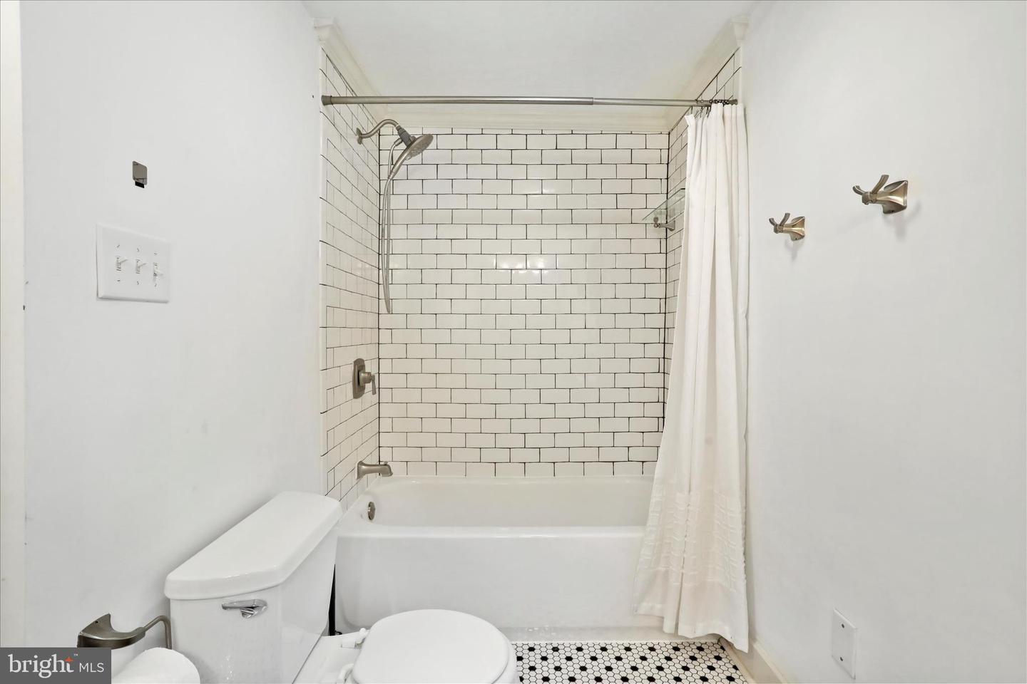 126 OVERALL RD, BENTONVILLE, Virginia 22610, 3 Bedrooms Bedrooms, 12 Rooms Rooms,2 BathroomsBathrooms,Residential,For sale,126 OVERALL RD,VAPA2006082 MLS # VAPA2006082