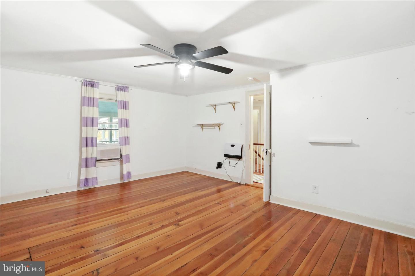 126 OVERALL RD, BENTONVILLE, Virginia 22610, 3 Bedrooms Bedrooms, 12 Rooms Rooms,2 BathroomsBathrooms,Residential,For sale,126 OVERALL RD,VAPA2006082 MLS # VAPA2006082