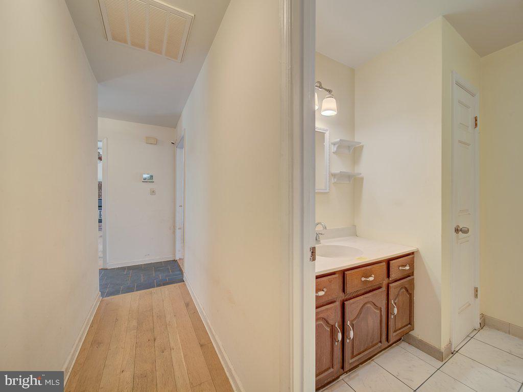 7218 AIRLIE RD, WARRENTON, Virginia 20187, 3 Bedrooms Bedrooms, ,2 BathroomsBathrooms,Residential,For sale,7218 AIRLIE RD,VAFQ2020698 MLS # VAFQ2020698