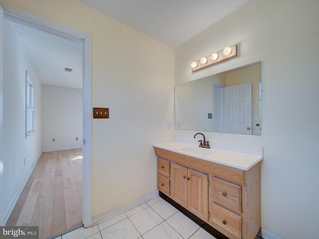 7218 AIRLIE RD, WARRENTON, Virginia 20187, 3 Bedrooms Bedrooms, ,2 BathroomsBathrooms,Residential,For sale,7218 AIRLIE RD,VAFQ2020698 MLS # VAFQ2020698