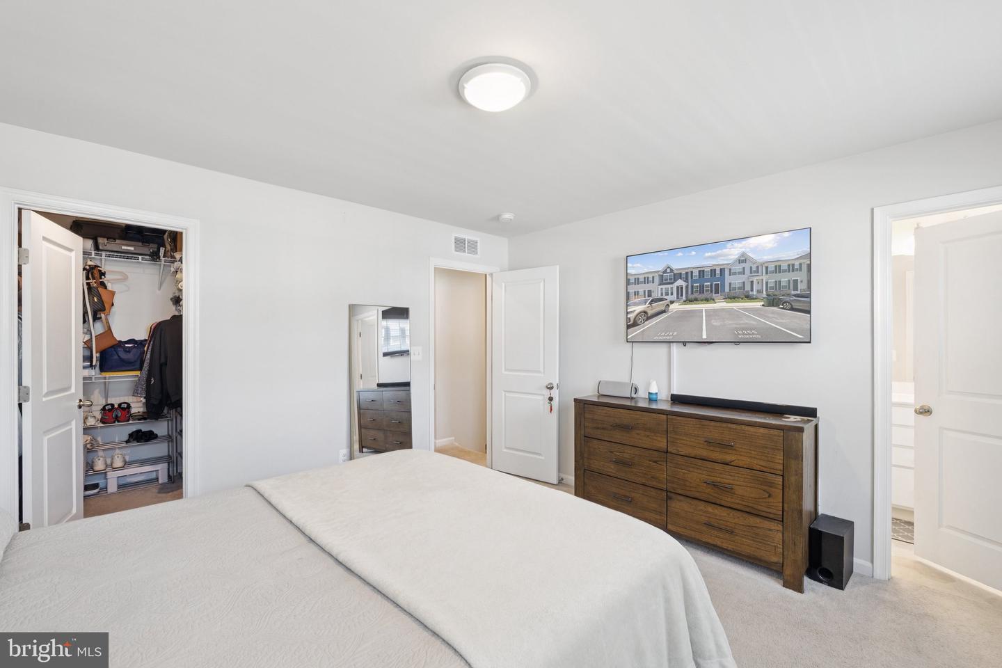 18255 SUMMIT POINTE DR, TRIANGLE, Virginia 22172, 3 Bedrooms Bedrooms, ,3 BathroomsBathrooms,Residential,For sale,18255 SUMMIT POINTE DR,VAPW2113534 MLS # VAPW2113534