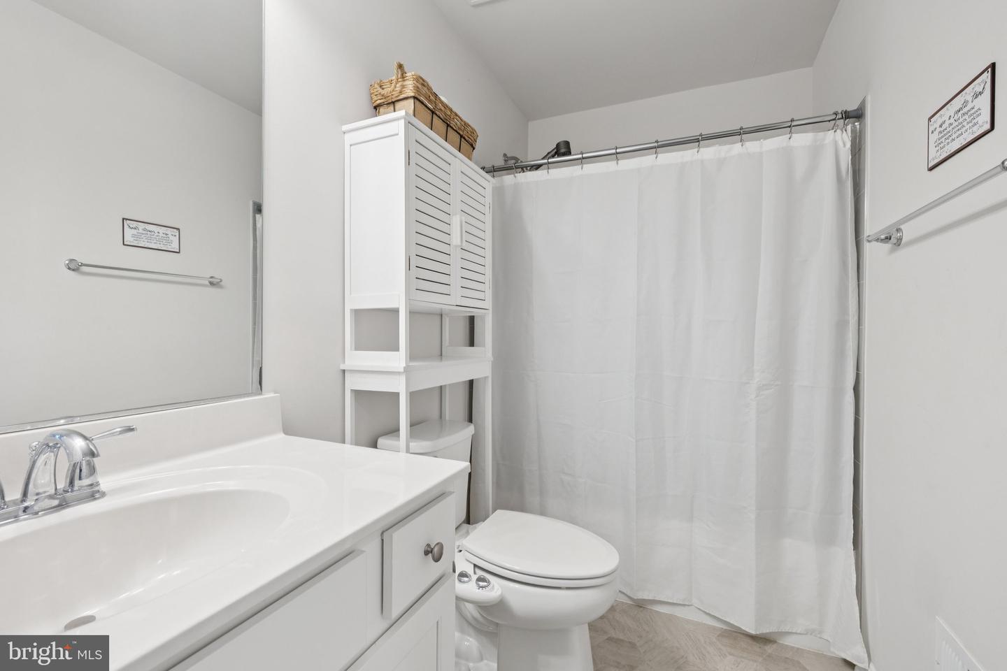 18255 SUMMIT POINTE DR, TRIANGLE, Virginia 22172, 3 Bedrooms Bedrooms, ,3 BathroomsBathrooms,Residential,For sale,18255 SUMMIT POINTE DR,VAPW2113534 MLS # VAPW2113534