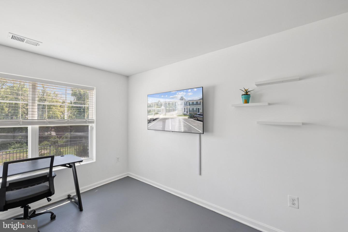 18255 SUMMIT POINTE DR, TRIANGLE, Virginia 22172, 3 Bedrooms Bedrooms, ,3 BathroomsBathrooms,Residential,For sale,18255 SUMMIT POINTE DR,VAPW2113534 MLS # VAPW2113534