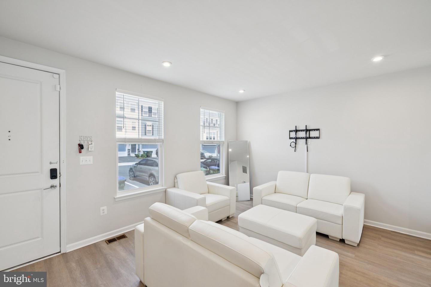 18255 SUMMIT POINTE DR, TRIANGLE, Virginia 22172, 3 Bedrooms Bedrooms, ,3 BathroomsBathrooms,Residential,For sale,18255 SUMMIT POINTE DR,VAPW2113534 MLS # VAPW2113534