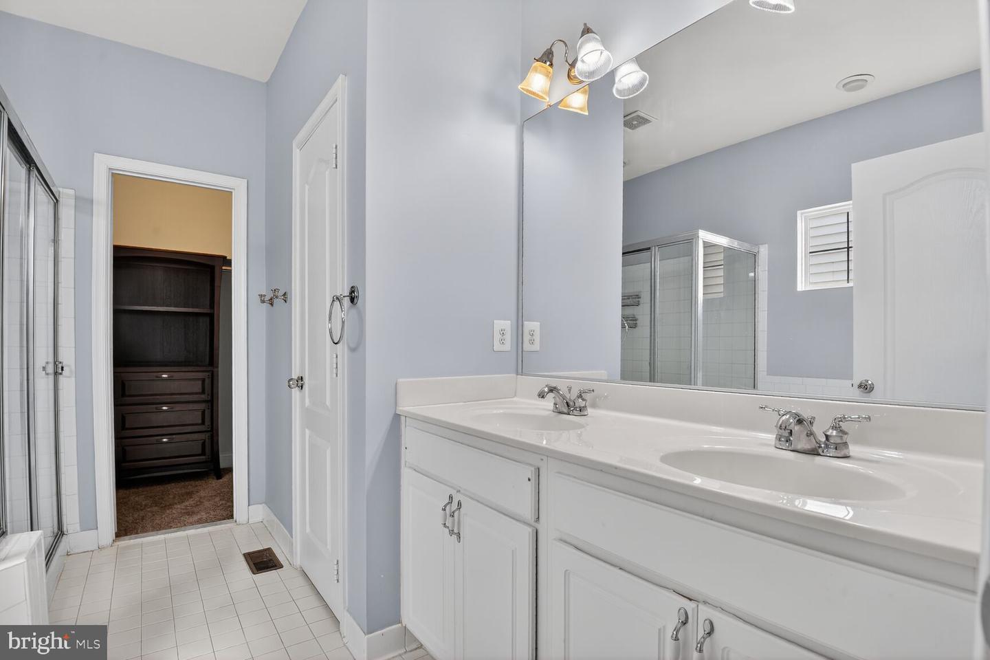 16942 CHESLEY PL, WOODBRIDGE, Virginia 22191, 4 Bedrooms Bedrooms, ,3 BathroomsBathrooms,Residential,For sale,16942 CHESLEY PL,VAPW2113442 MLS # VAPW2113442