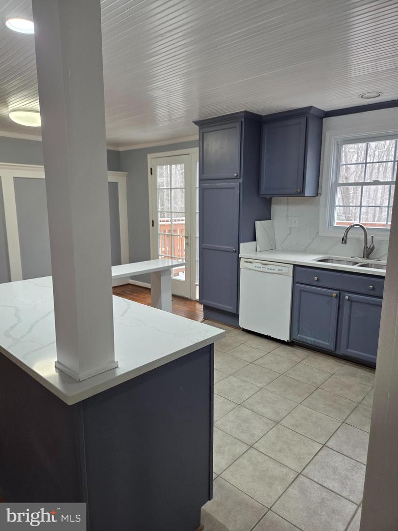 8004 GRACIE DR, MANASSAS, Virginia 20112, 3 Bedrooms Bedrooms, ,2 BathroomsBathrooms,Residential,For sale,8004 GRACIE DR,VAPW2113826 MLS # VAPW2113826