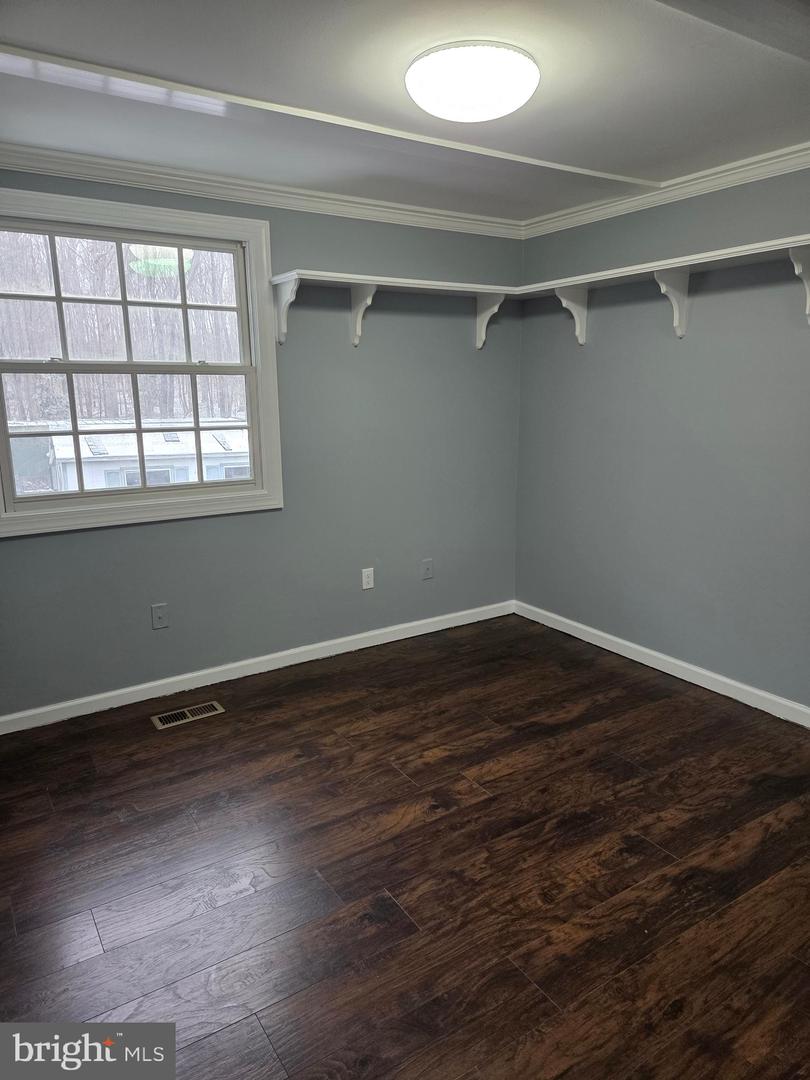 8004 GRACIE DR, MANASSAS, Virginia 20112, 3 Bedrooms Bedrooms, ,2 BathroomsBathrooms,Residential,For sale,8004 GRACIE DR,VAPW2113826 MLS # VAPW2113826