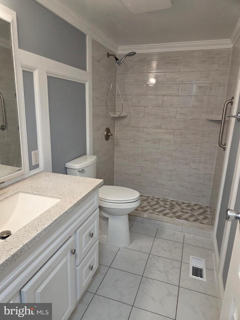 8004 GRACIE DR, MANASSAS, Virginia 20112, 3 Bedrooms Bedrooms, ,2 BathroomsBathrooms,Residential,For sale,8004 GRACIE DR,VAPW2113826 MLS # VAPW2113826