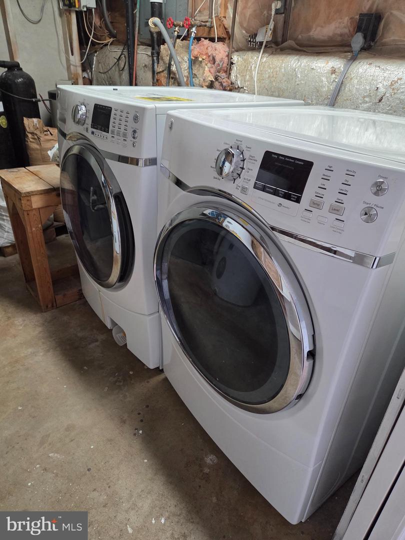 8004 GRACIE DR, MANASSAS, Virginia 20112, 3 Bedrooms Bedrooms, ,2 BathroomsBathrooms,Residential,For sale,8004 GRACIE DR,VAPW2113826 MLS # VAPW2113826