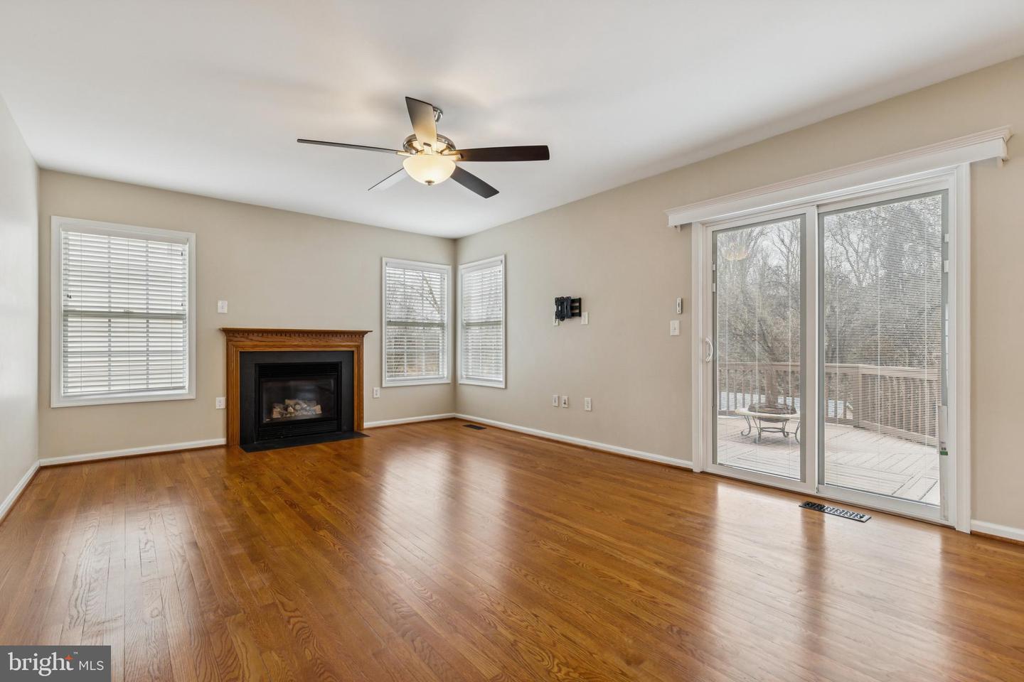 9320 CROSSED SABRES CT, MANASSAS, Virginia 20111, 5 Bedrooms Bedrooms, ,3 BathroomsBathrooms,Residential,For sale,9320 CROSSED SABRES CT,VAPW2113856 MLS # VAPW2113856