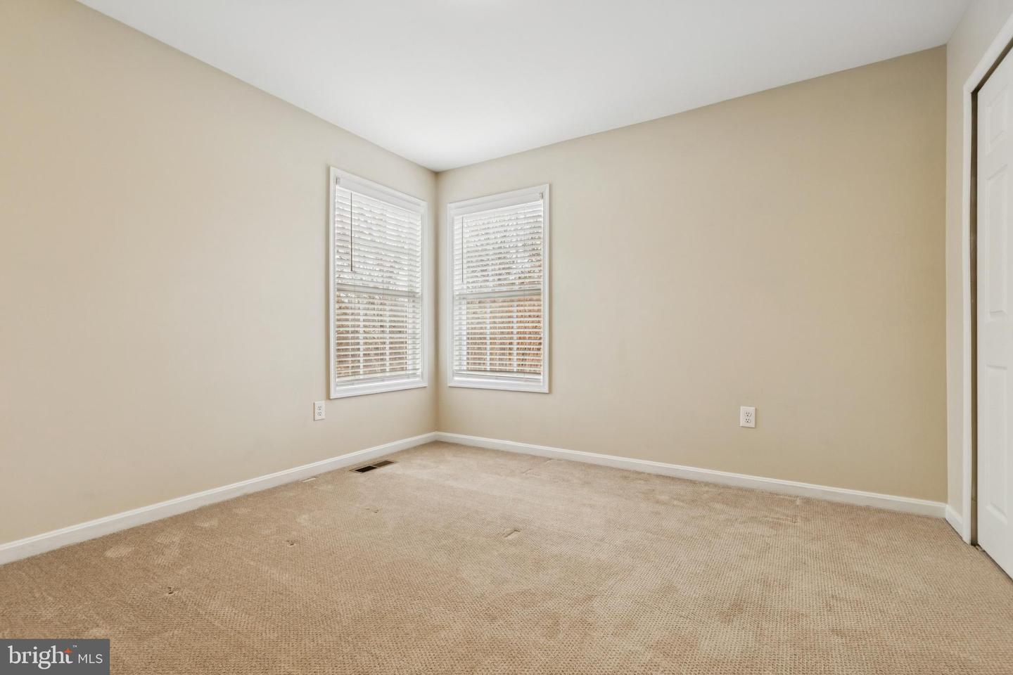 9320 CROSSED SABRES CT, MANASSAS, Virginia 20111, 5 Bedrooms Bedrooms, ,3 BathroomsBathrooms,Residential,For sale,9320 CROSSED SABRES CT,VAPW2113856 MLS # VAPW2113856