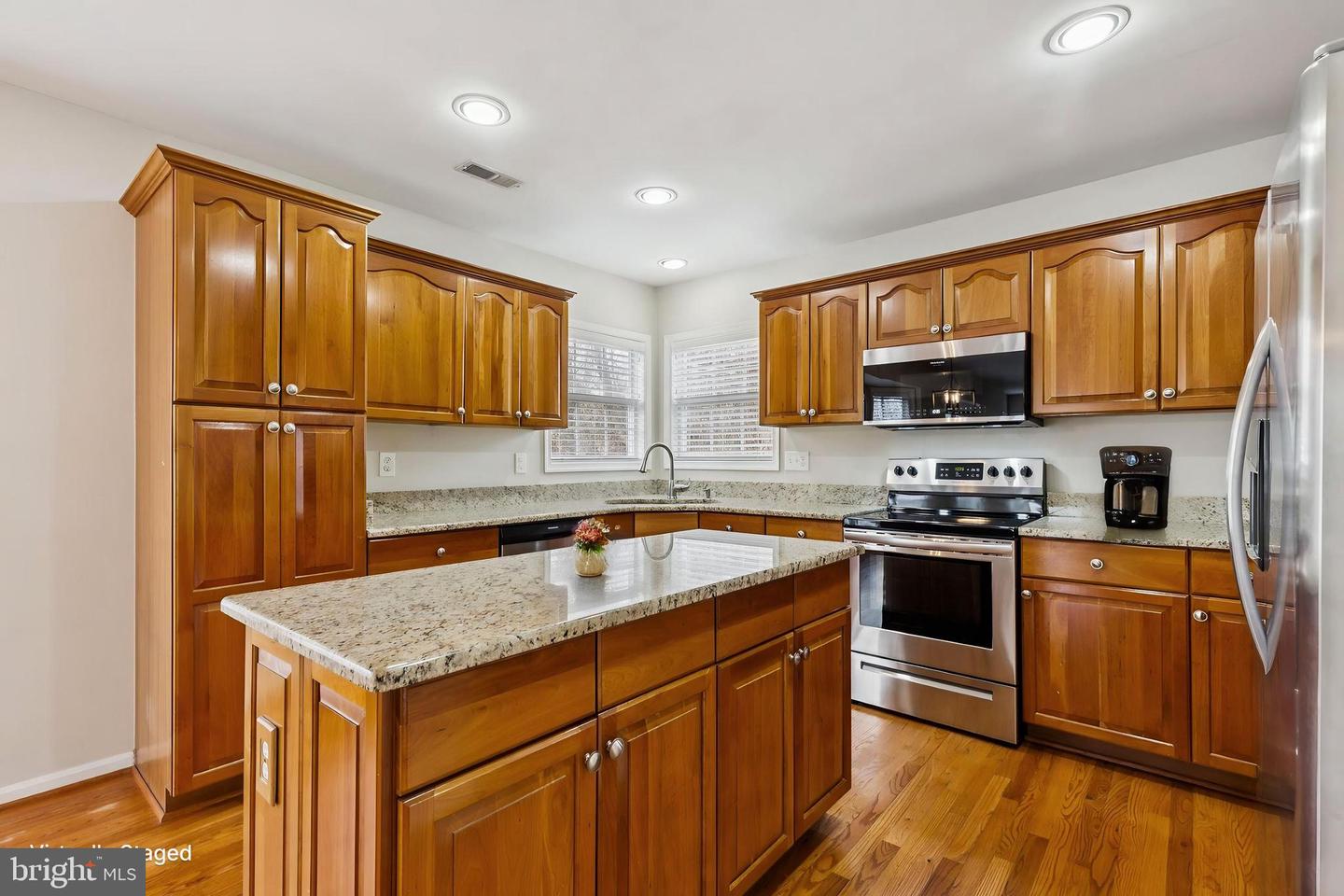 9320 CROSSED SABRES CT, MANASSAS, Virginia 20111, 5 Bedrooms Bedrooms, ,3 BathroomsBathrooms,Residential,For sale,9320 CROSSED SABRES CT,VAPW2113856 MLS # VAPW2113856