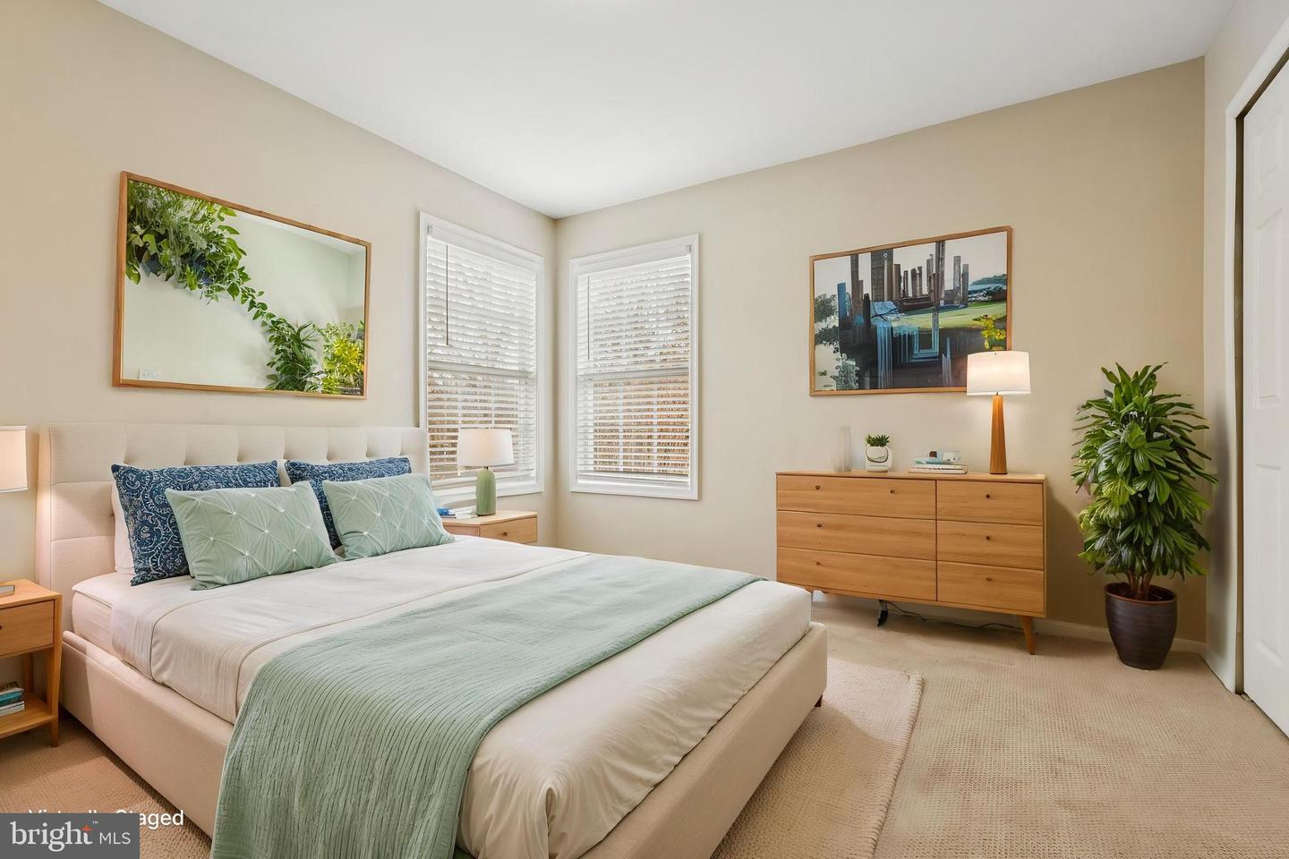 9320 CROSSED SABRES CT, MANASSAS, Virginia 20111, 5 Bedrooms Bedrooms, ,3 BathroomsBathrooms,Residential,For sale,9320 CROSSED SABRES CT,VAPW2113856 MLS # VAPW2113856