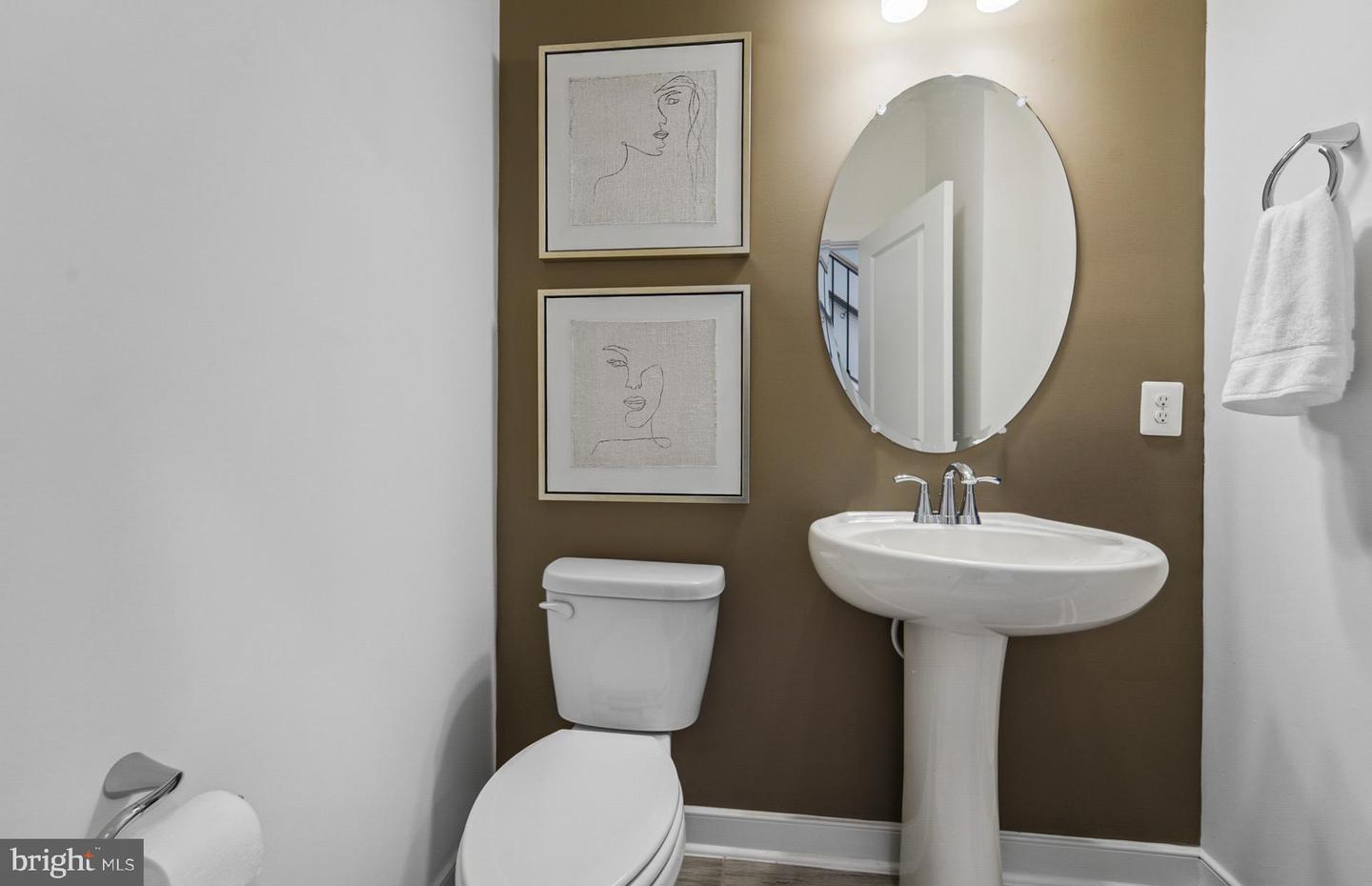 42621 BLACK ANGUS DR, ASHBURN, Virginia 20148, 3 Bedrooms Bedrooms, ,2 BathroomsBathrooms,Residential,For sale,42621 BLACK ANGUS DR,VALO2117514 MLS # VALO2117514