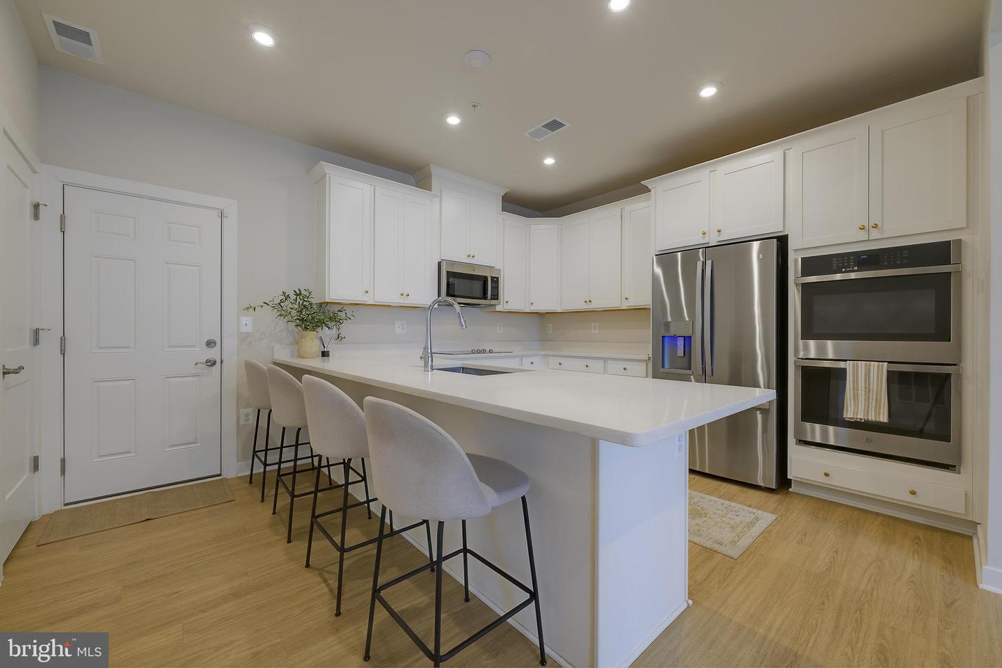 203-A PARK CENTRAL TER, MANASSAS PARK, Virginia 20111, 2 Bedrooms Bedrooms, ,2 BathroomsBathrooms,Residential,For sale,203-A PARK CENTRAL TER,VAMP2003756 MLS # VAMP2003756