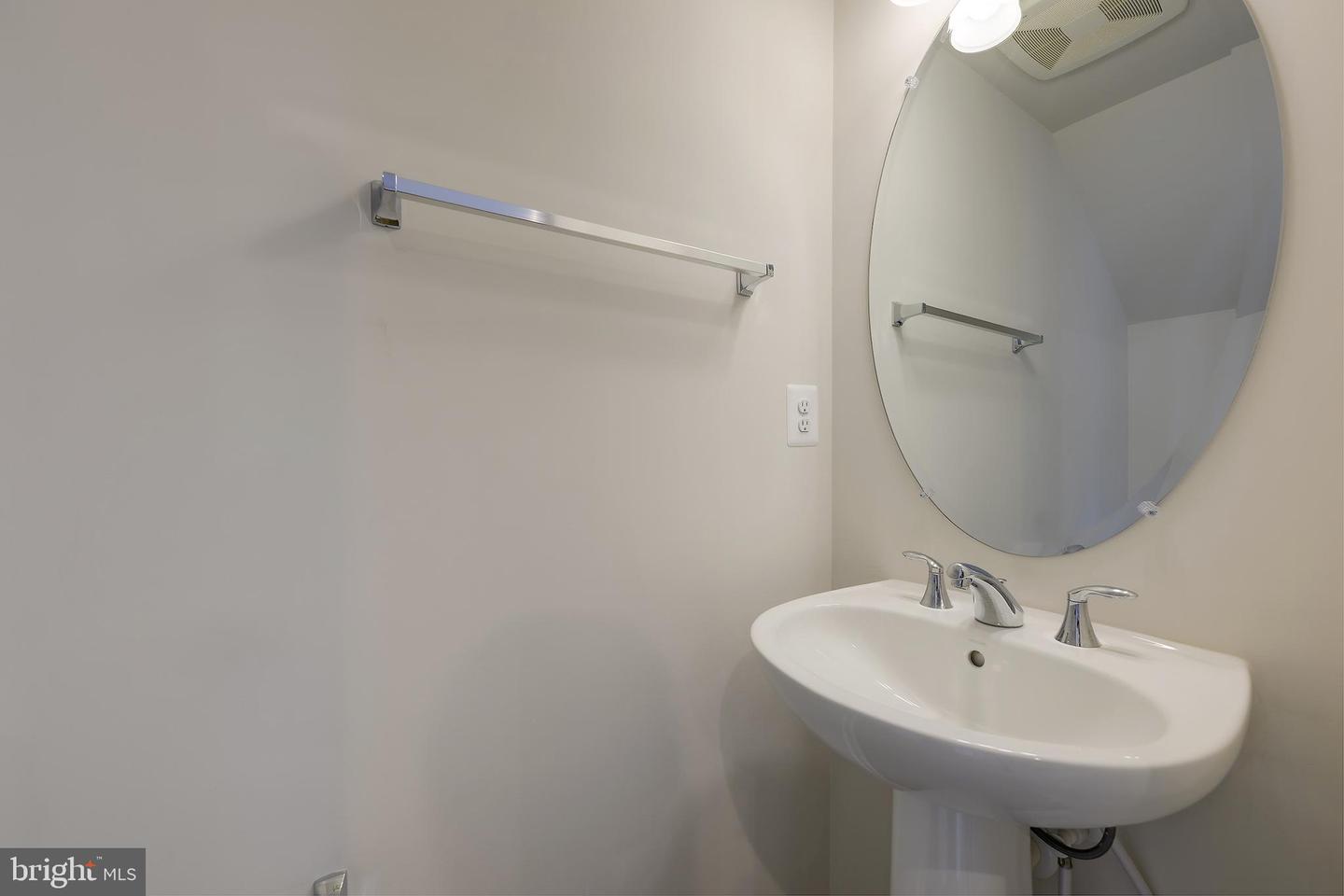 203-A PARK CENTRAL TER, MANASSAS PARK, Virginia 20111, 2 Bedrooms Bedrooms, ,2 BathroomsBathrooms,Residential,For sale,203-A PARK CENTRAL TER,VAMP2003756 MLS # VAMP2003756