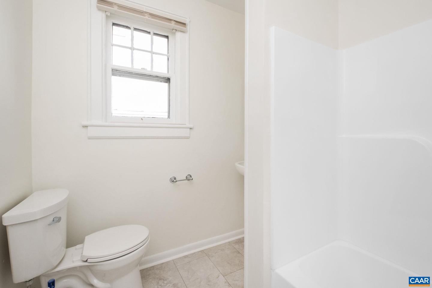 5 MONTGOMERY AVE, STAUNTON, Virginia 24401, 2 Bedrooms Bedrooms, ,1 BathroomBathrooms,Residential,For sale,5 MONTGOMERY AVE,674071 MLS # 674071