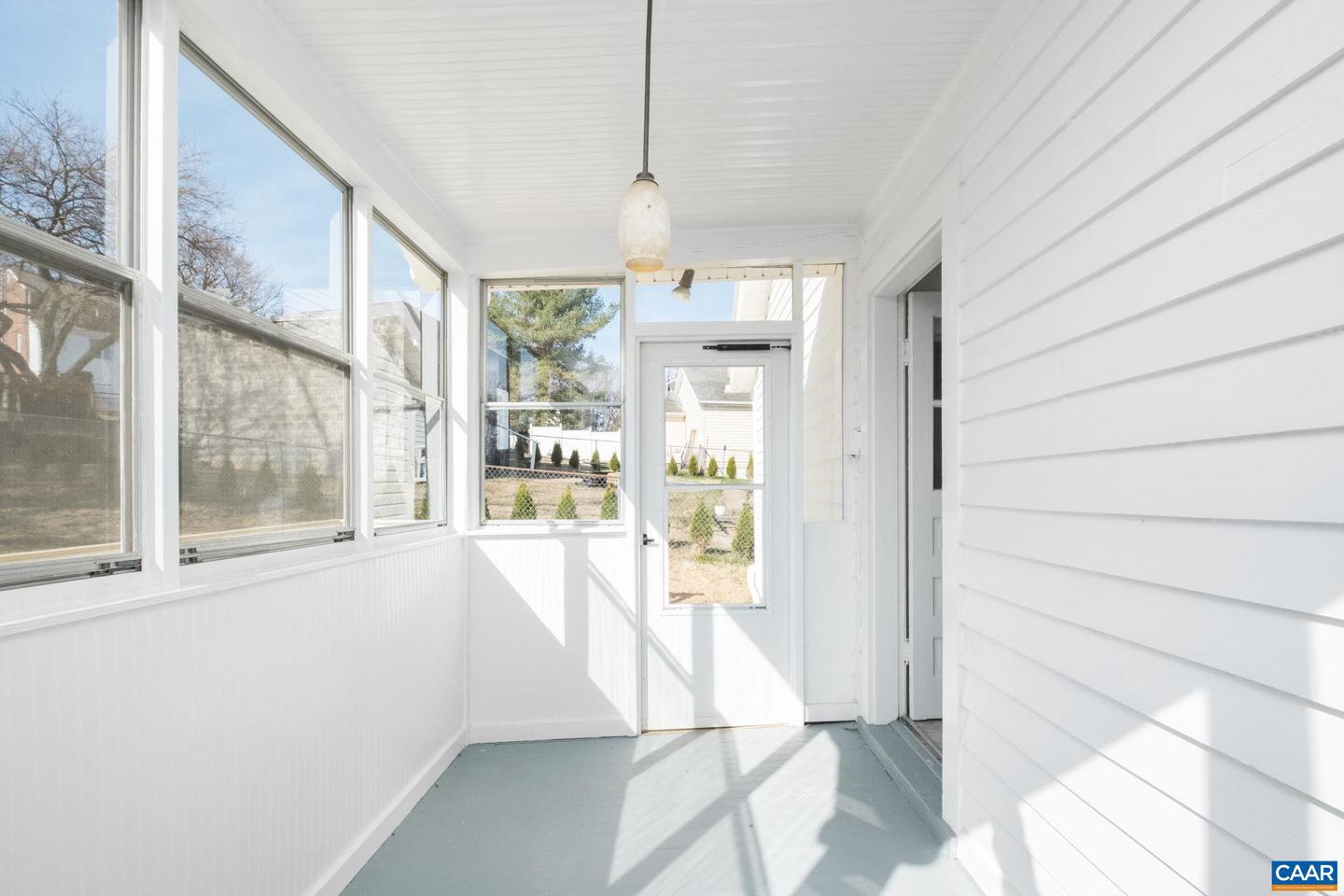 5 MONTGOMERY AVE, STAUNTON, Virginia 24401, 2 Bedrooms Bedrooms, ,1 BathroomBathrooms,Residential,For sale,5 MONTGOMERY AVE,674071 MLS # 674071