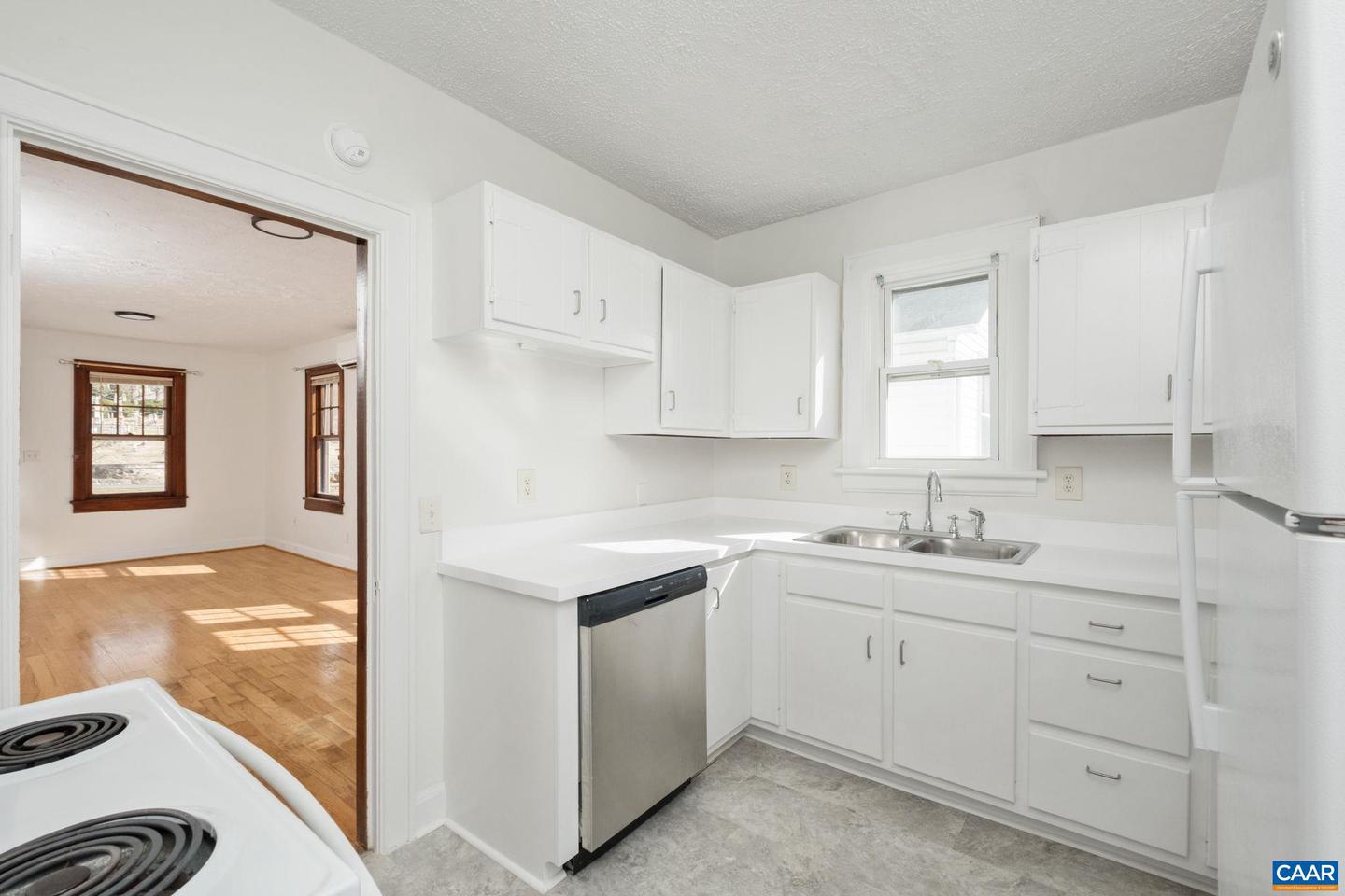 5 MONTGOMERY AVE, STAUNTON, Virginia 24401, 2 Bedrooms Bedrooms, ,1 BathroomBathrooms,Residential,For sale,5 MONTGOMERY AVE,674071 MLS # 674071