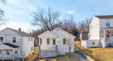 5 MONTGOMERY AVE, STAUNTON, Virginia 24401, 2 Bedrooms Bedrooms, ,1 BathroomBathrooms,Residential,For sale,5 MONTGOMERY AVE,674071 MLS # 674071