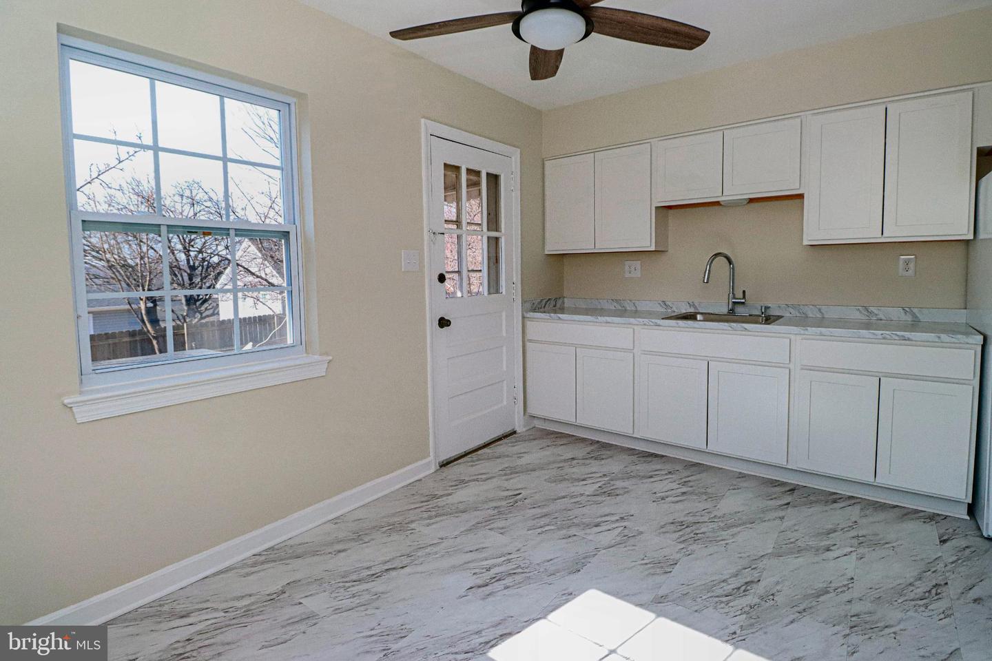 2020 S POLLARD ST, ARLINGTON, Virginia 22204, 2 Bedrooms Bedrooms, 5 Rooms Rooms,1 BathroomBathrooms,Residential,For sale,2020 S POLLARD ST,VAAR2065618 MLS # VAAR2065618