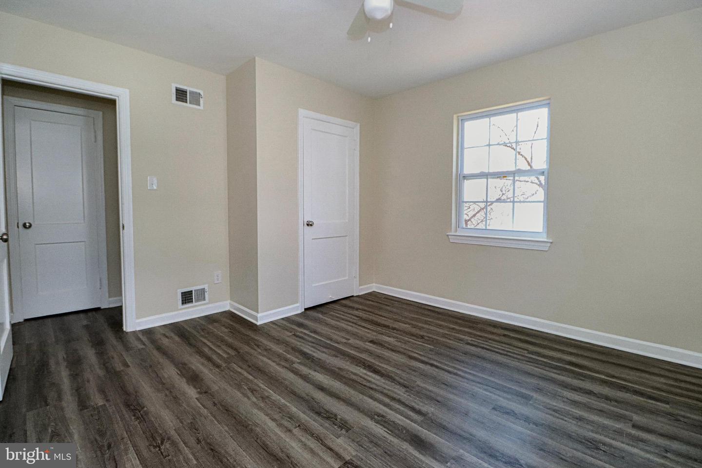 2020 S POLLARD ST, ARLINGTON, Virginia 22204, 2 Bedrooms Bedrooms, 5 Rooms Rooms,1 BathroomBathrooms,Residential,For sale,2020 S POLLARD ST,VAAR2065618 MLS # VAAR2065618