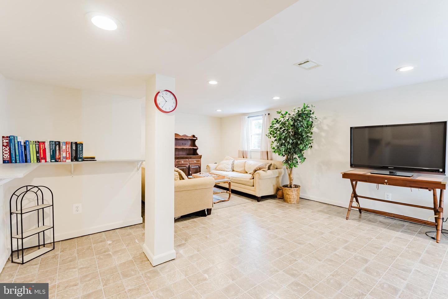 6317 TELEGRAPH RD, ALEXANDRIA, Virginia 22310, 3 Bedrooms Bedrooms, ,2 BathroomsBathrooms,Residential,For sale,6317 TELEGRAPH RD,VAFX2281450 MLS # VAFX2281450