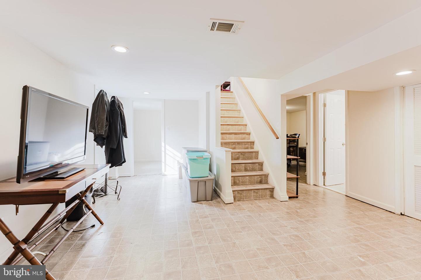 6317 TELEGRAPH RD, ALEXANDRIA, Virginia 22310, 3 Bedrooms Bedrooms, ,2 BathroomsBathrooms,Residential,For sale,6317 TELEGRAPH RD,VAFX2281450 MLS # VAFX2281450