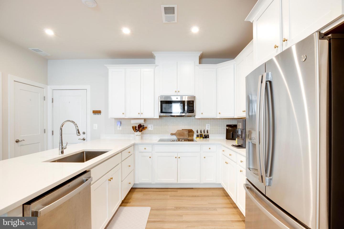 4614 OLIVINE DR #85, CHANTILLY, Virginia 20151, 3 Bedrooms Bedrooms, ,2 BathroomsBathrooms,Residential,For sale,4614 OLIVINE DR #85,VAFX2289272 MLS # VAFX2289272