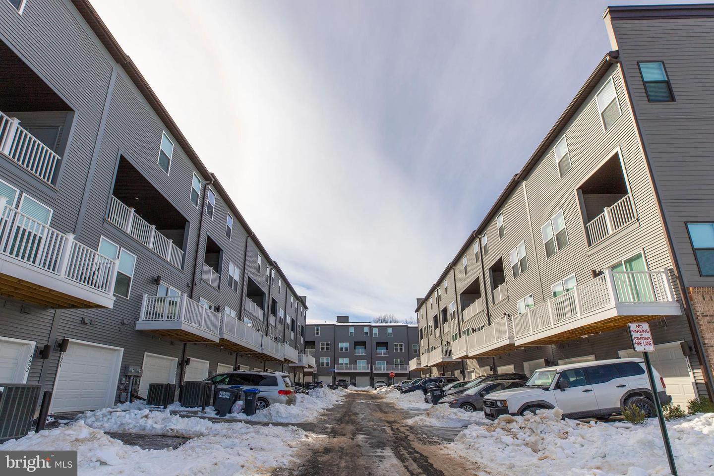 4614 OLIVINE DR #85, CHANTILLY, Virginia 20151, 3 Bedrooms Bedrooms, ,2 BathroomsBathrooms,Residential,For sale,4614 OLIVINE DR #85,VAFX2289272 MLS # VAFX2289272