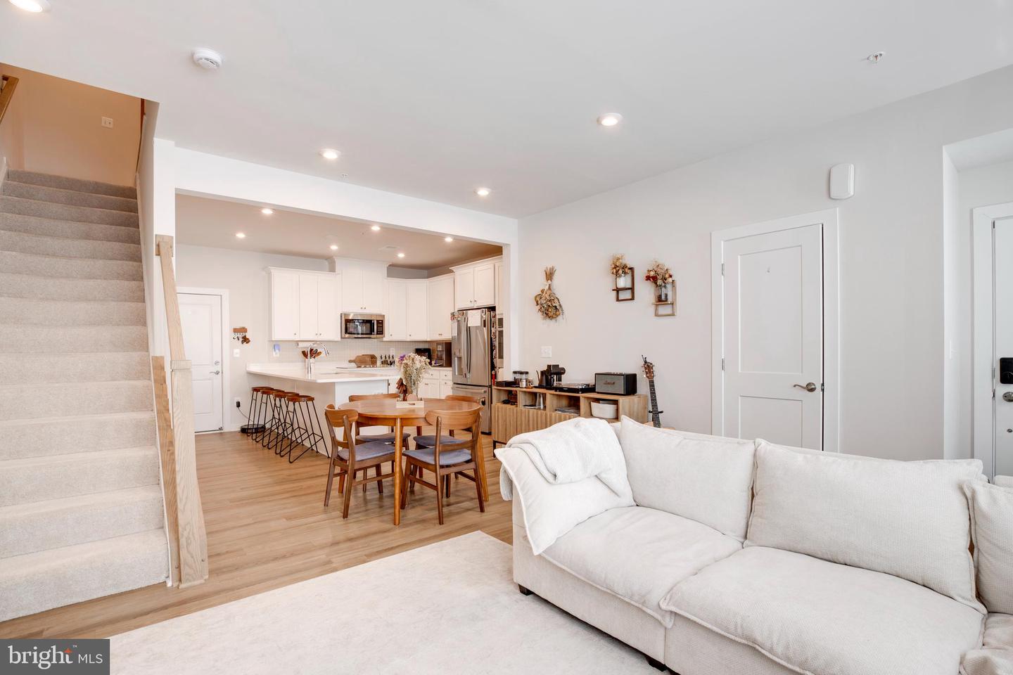 4614 OLIVINE DR #85, CHANTILLY, Virginia 20151, 3 Bedrooms Bedrooms, ,2 BathroomsBathrooms,Residential,For sale,4614 OLIVINE DR #85,VAFX2289272 MLS # VAFX2289272