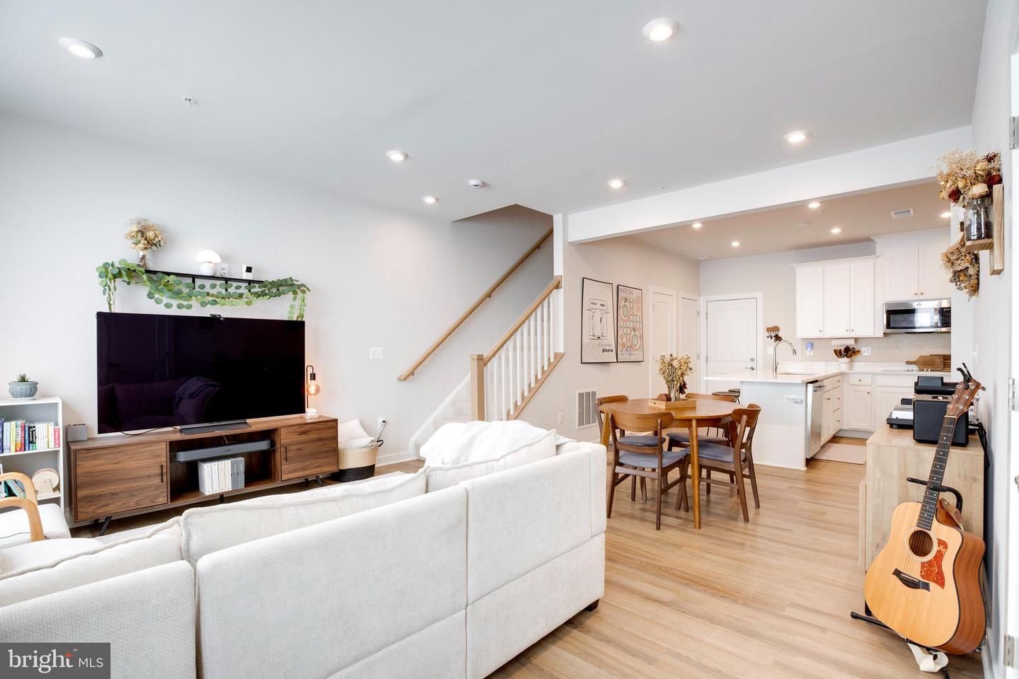 4614 OLIVINE DR #85, CHANTILLY, Virginia 20151, 3 Bedrooms Bedrooms, ,2 BathroomsBathrooms,Residential,For sale,4614 OLIVINE DR #85,VAFX2289272 MLS # VAFX2289272