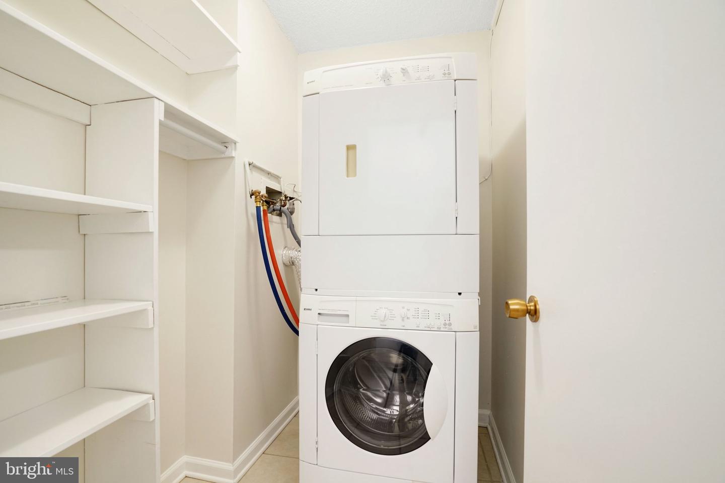 3800 FAIRFAX DR #213, ARLINGTON, Virginia 22203, 2 Bedrooms Bedrooms, ,2 BathroomsBathrooms,Residential,For sale,3800 FAIRFAX DR #213,VAAR2069538 MLS # VAAR2069538