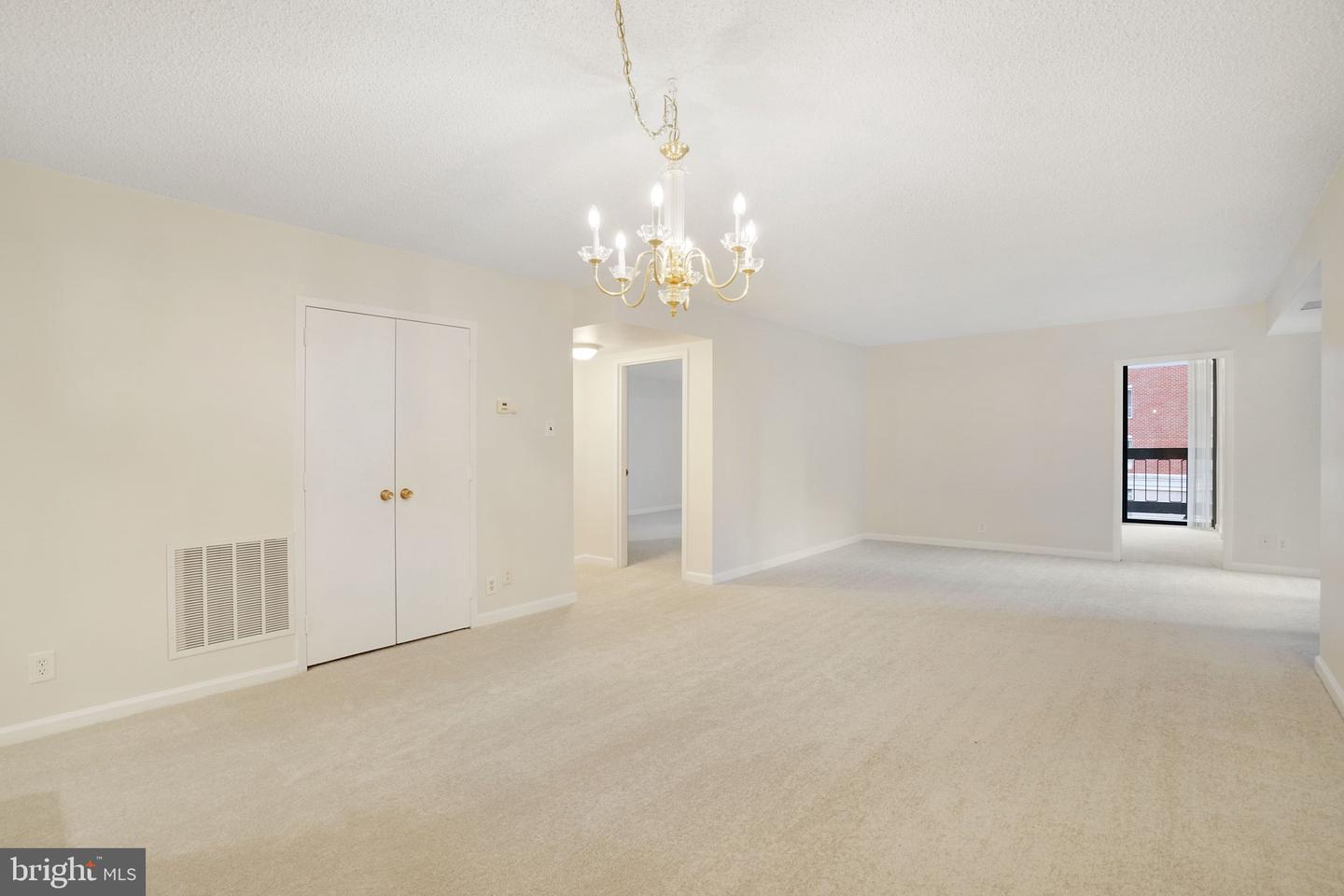 3800 FAIRFAX DR #213, ARLINGTON, Virginia 22203, 2 Bedrooms Bedrooms, ,2 BathroomsBathrooms,Residential,For sale,3800 FAIRFAX DR #213,VAAR2069538 MLS # VAAR2069538