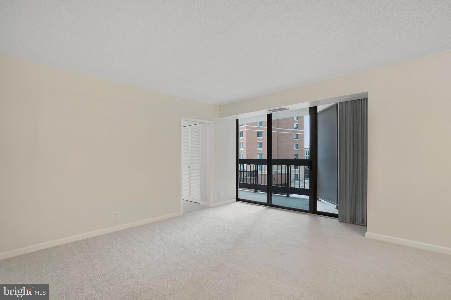 3800 FAIRFAX DR #213, ARLINGTON, Virginia 22203, 2 Bedrooms Bedrooms, ,2 BathroomsBathrooms,Residential,For sale,3800 FAIRFAX DR #213,VAAR2069538 MLS # VAAR2069538