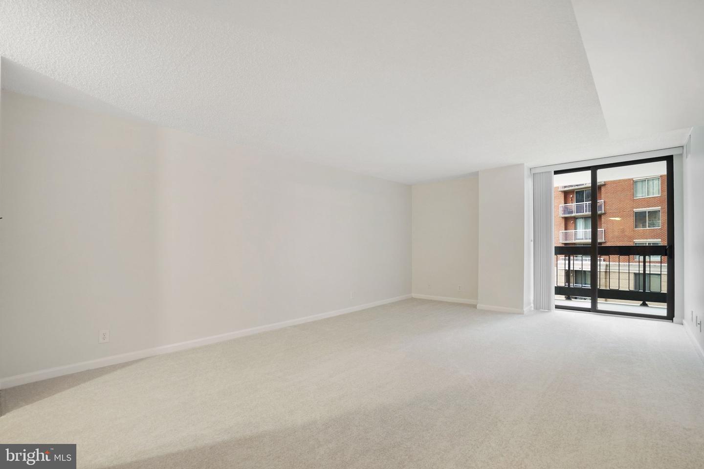 3800 FAIRFAX DR #213, ARLINGTON, Virginia 22203, 2 Bedrooms Bedrooms, ,2 BathroomsBathrooms,Residential,For sale,3800 FAIRFAX DR #213,VAAR2069538 MLS # VAAR2069538