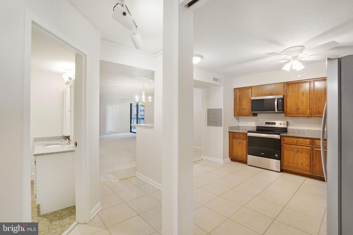 3800 FAIRFAX DR #213, ARLINGTON, Virginia 22203, 2 Bedrooms Bedrooms, ,2 BathroomsBathrooms,Residential,For sale,3800 FAIRFAX DR #213,VAAR2069538 MLS # VAAR2069538