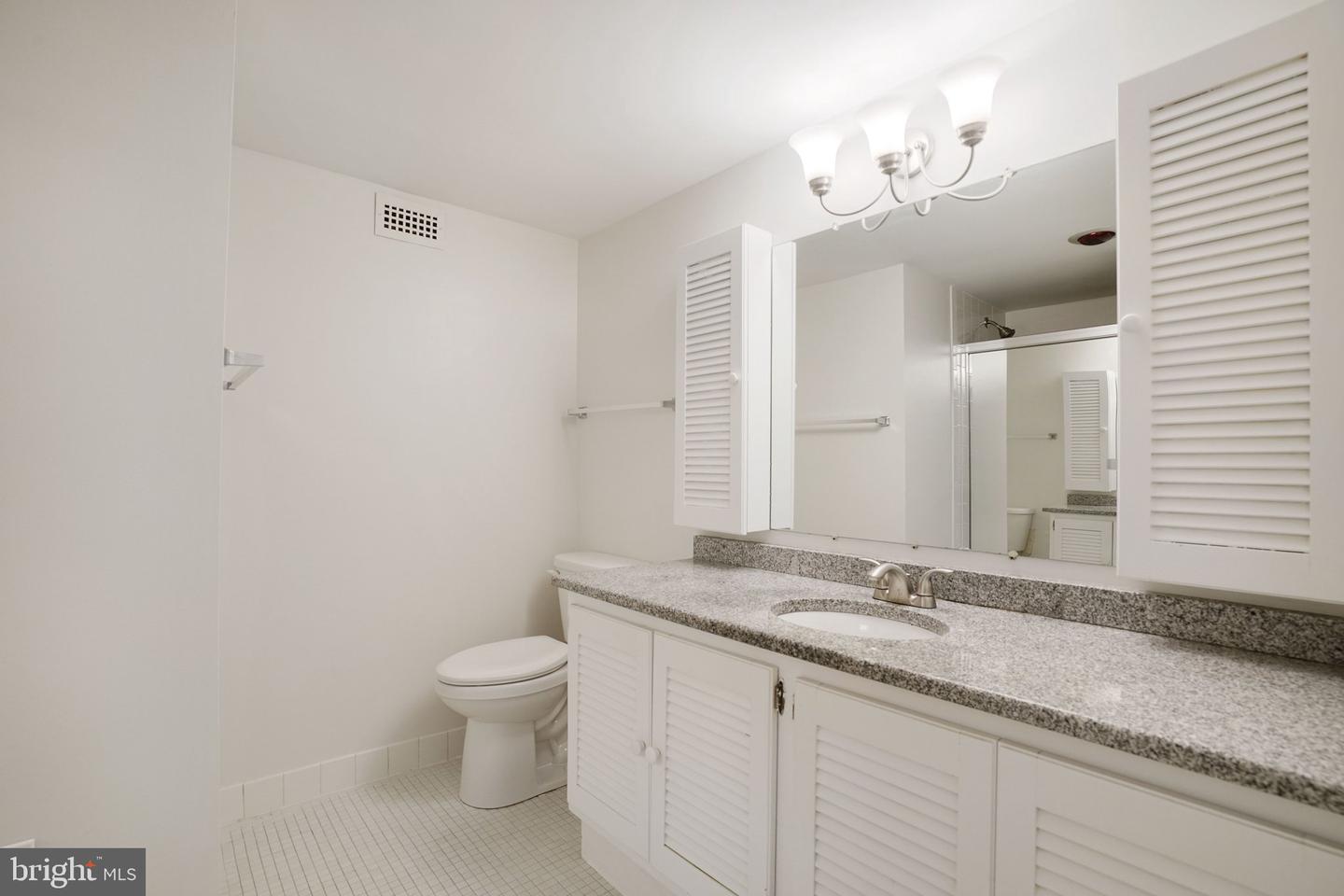 3800 FAIRFAX DR #213, ARLINGTON, Virginia 22203, 2 Bedrooms Bedrooms, ,2 BathroomsBathrooms,Residential,For sale,3800 FAIRFAX DR #213,VAAR2069538 MLS # VAAR2069538