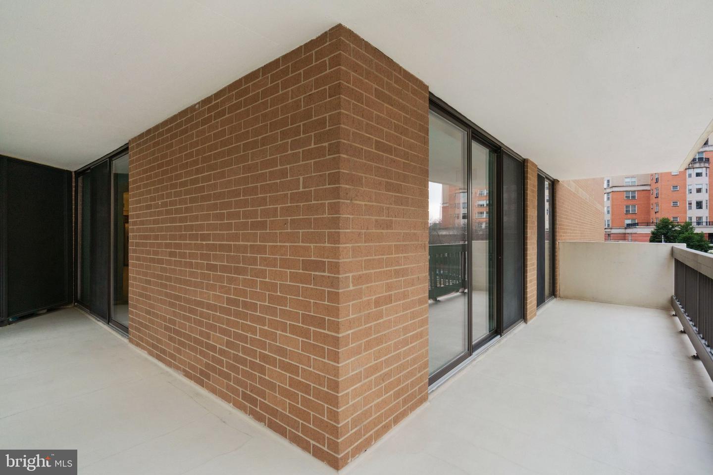 3800 FAIRFAX DR #213, ARLINGTON, Virginia 22203, 2 Bedrooms Bedrooms, ,2 BathroomsBathrooms,Residential,For sale,3800 FAIRFAX DR #213,VAAR2069538 MLS # VAAR2069538