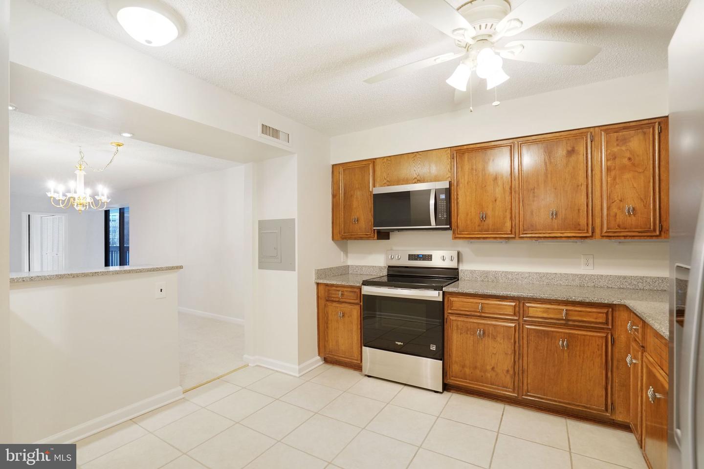 3800 FAIRFAX DR #213, ARLINGTON, Virginia 22203, 2 Bedrooms Bedrooms, ,2 BathroomsBathrooms,Residential,For sale,3800 FAIRFAX DR #213,VAAR2069538 MLS # VAAR2069538