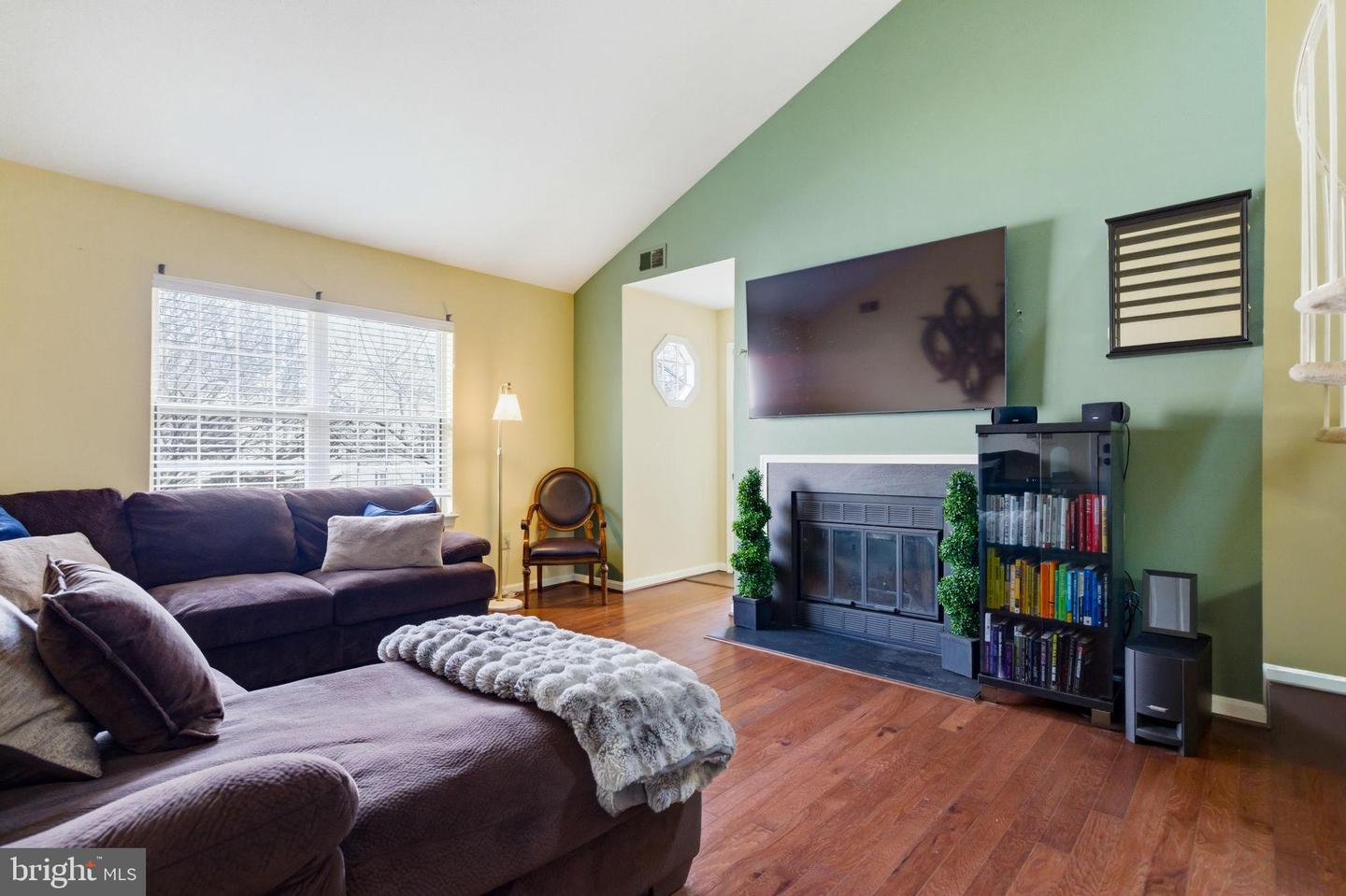 10208-C ASHBROOKE CT #19, OAKTON, Virginia 22124, 2 Bedrooms Bedrooms, 5 Rooms Rooms,2 BathroomsBathrooms,Residential,For sale,10208-C ASHBROOKE CT #19,VAFX2293732 MLS # VAFX2293732