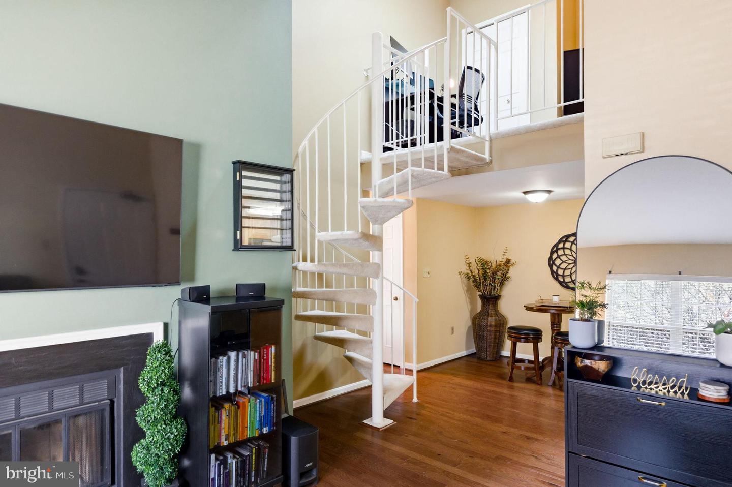 10208-C ASHBROOKE CT #19, OAKTON, Virginia 22124, 2 Bedrooms Bedrooms, 5 Rooms Rooms,2 BathroomsBathrooms,Residential,For sale,10208-C ASHBROOKE CT #19,VAFX2293732 MLS # VAFX2293732