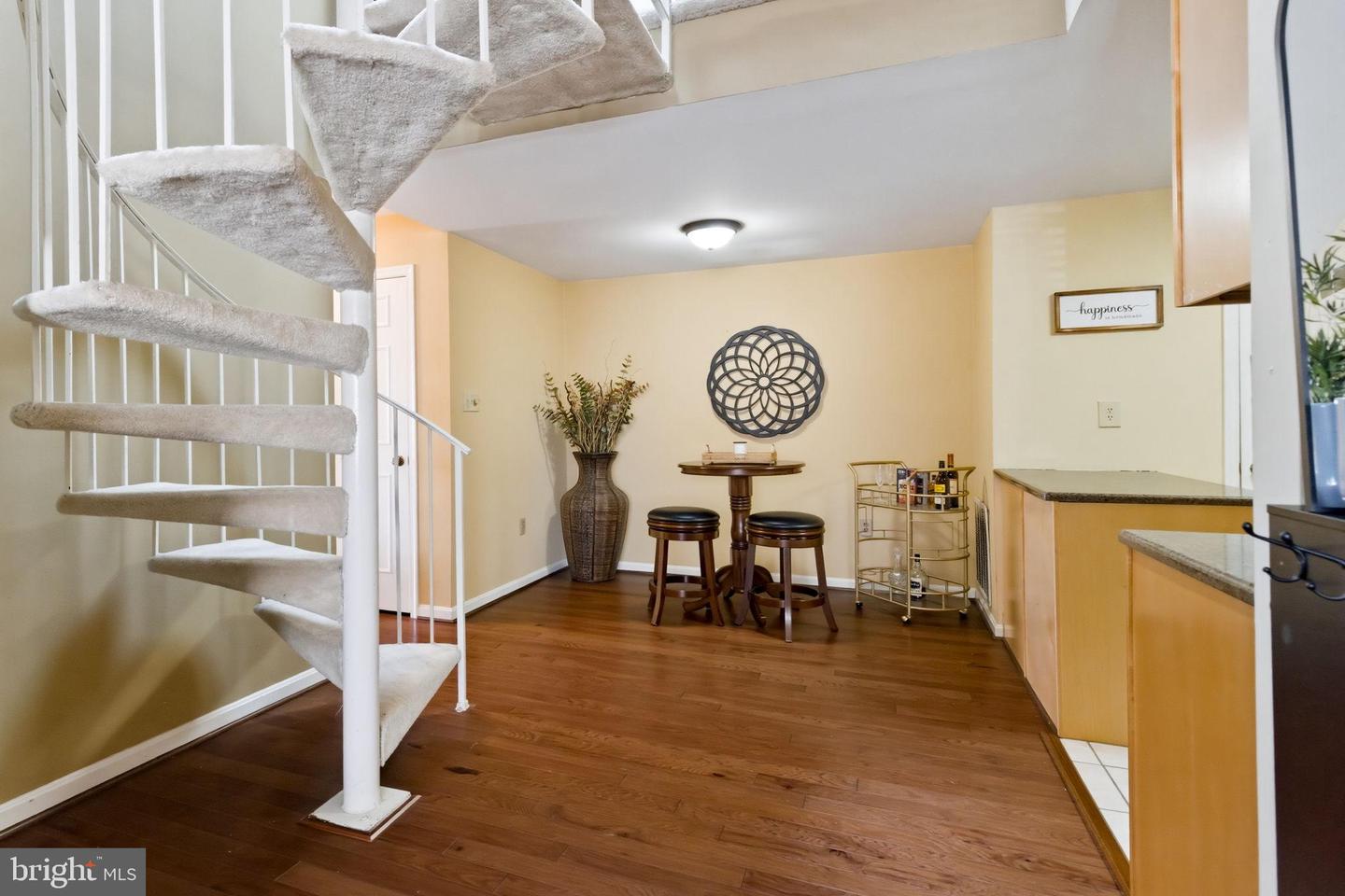 10208-C ASHBROOKE CT #19, OAKTON, Virginia 22124, 2 Bedrooms Bedrooms, 5 Rooms Rooms,2 BathroomsBathrooms,Residential,For sale,10208-C ASHBROOKE CT #19,VAFX2293732 MLS # VAFX2293732