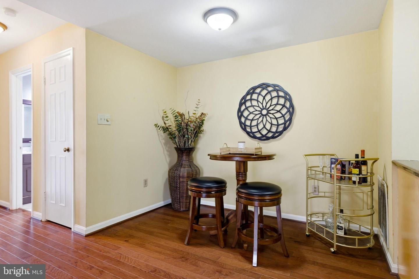 10208-C ASHBROOKE CT #19, OAKTON, Virginia 22124, 2 Bedrooms Bedrooms, 5 Rooms Rooms,2 BathroomsBathrooms,Residential,For sale,10208-C ASHBROOKE CT #19,VAFX2293732 MLS # VAFX2293732