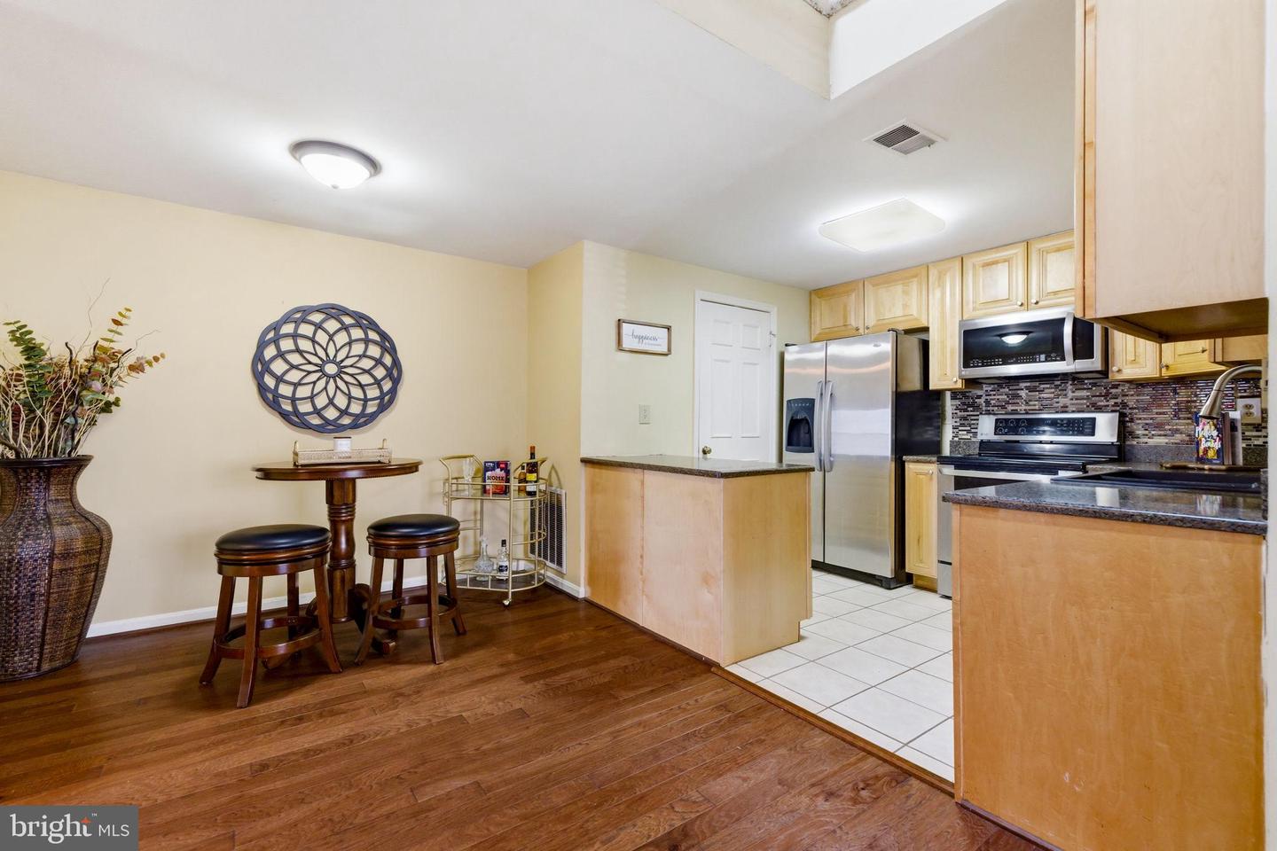 10208-C ASHBROOKE CT #19, OAKTON, Virginia 22124, 2 Bedrooms Bedrooms, 5 Rooms Rooms,2 BathroomsBathrooms,Residential,For sale,10208-C ASHBROOKE CT #19,VAFX2293732 MLS # VAFX2293732