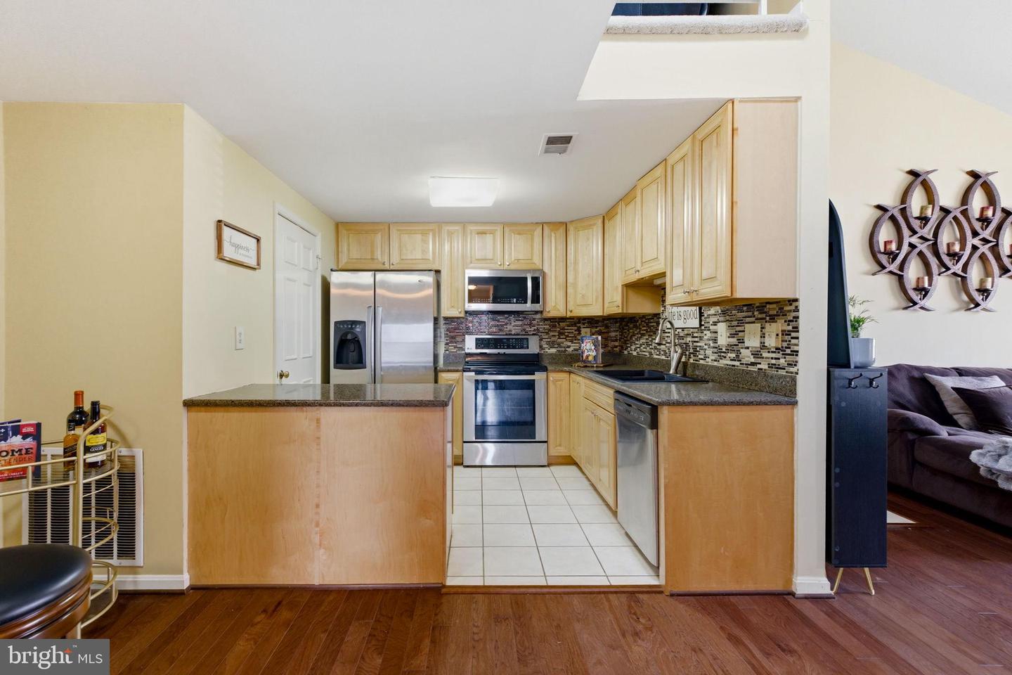 10208-C ASHBROOKE CT #19, OAKTON, Virginia 22124, 2 Bedrooms Bedrooms, 5 Rooms Rooms,2 BathroomsBathrooms,Residential,For sale,10208-C ASHBROOKE CT #19,VAFX2293732 MLS # VAFX2293732