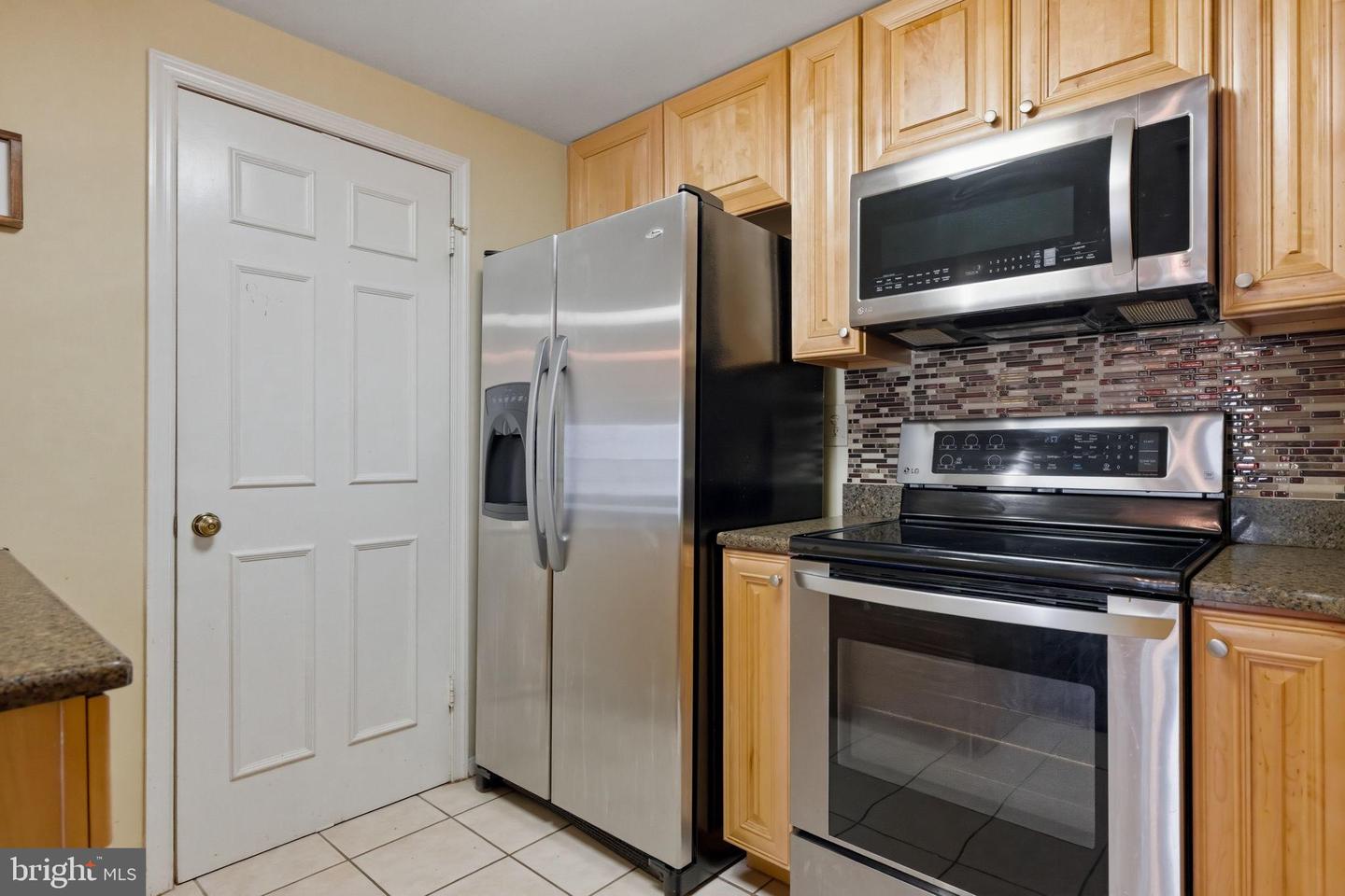 10208-C ASHBROOKE CT #19, OAKTON, Virginia 22124, 2 Bedrooms Bedrooms, 5 Rooms Rooms,2 BathroomsBathrooms,Residential,For sale,10208-C ASHBROOKE CT #19,VAFX2293732 MLS # VAFX2293732