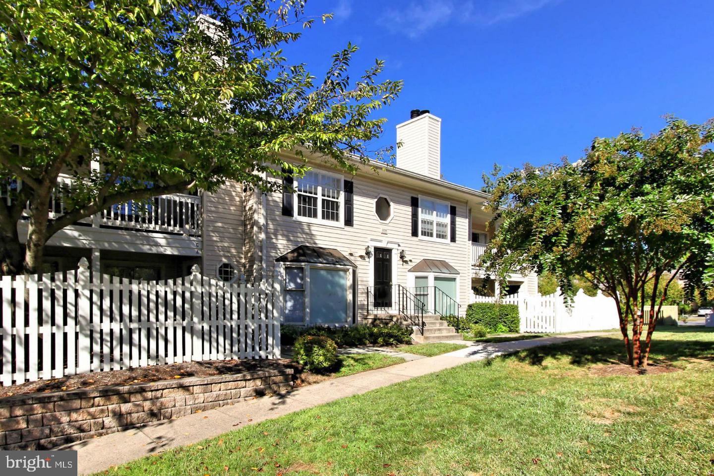 10208-C ASHBROOKE CT #19, OAKTON, Virginia 22124, 2 Bedrooms Bedrooms, 5 Rooms Rooms,2 BathroomsBathrooms,Residential,For sale,10208-C ASHBROOKE CT #19,VAFX2293732 MLS # VAFX2293732