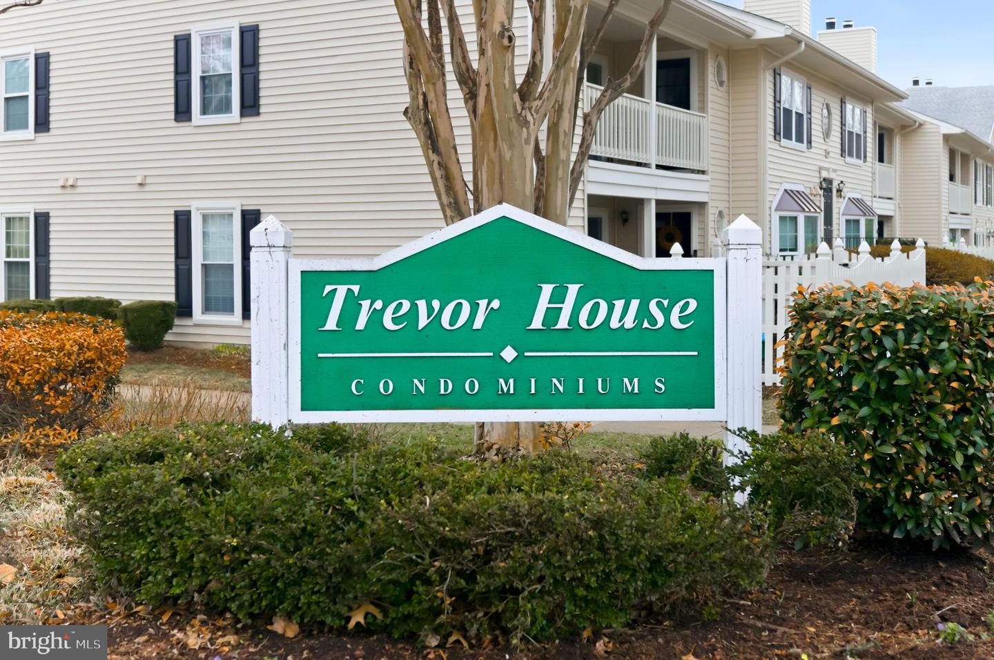 10208-C ASHBROOKE CT #19, OAKTON, Virginia 22124, 2 Bedrooms Bedrooms, 5 Rooms Rooms,2 BathroomsBathrooms,Residential,For sale,10208-C ASHBROOKE CT #19,VAFX2293732 MLS # VAFX2293732