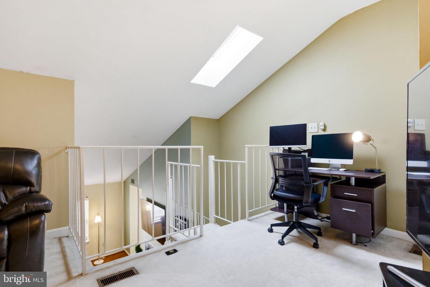 10208-C ASHBROOKE CT #19, OAKTON, Virginia 22124, 2 Bedrooms Bedrooms, 5 Rooms Rooms,2 BathroomsBathrooms,Residential,For sale,10208-C ASHBROOKE CT #19,VAFX2293732 MLS # VAFX2293732